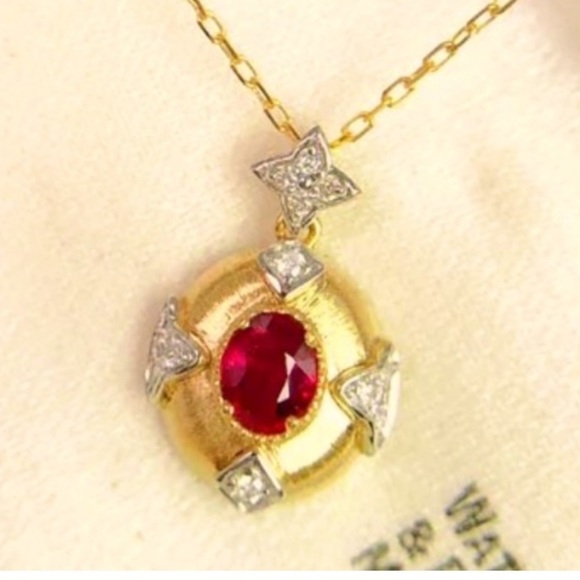NWOT Elegant vintage style Red Stone Pendant 18K Gold Plated - Picture 3 of 12